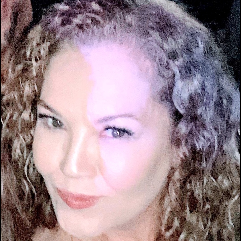 Meet your Posher, Dinah